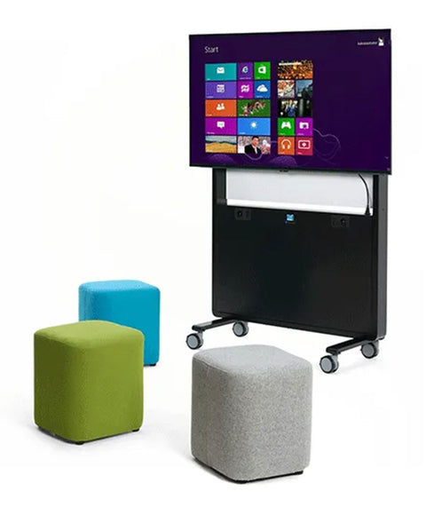 Mobile Präsentationswand mit Whiteboard & integrierter Stromversorgung