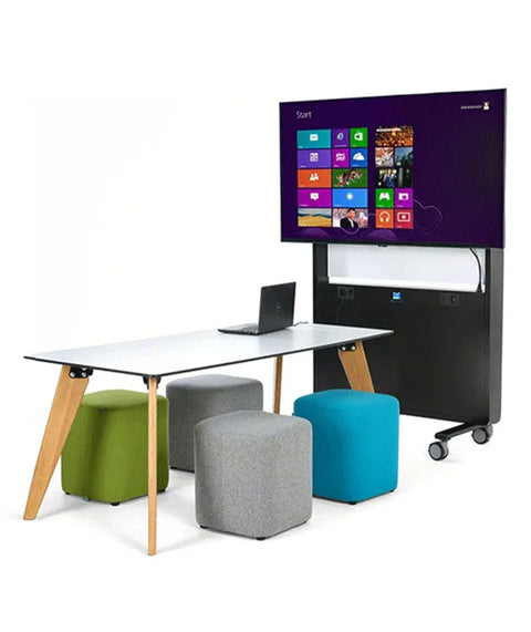 Mobile Präsentationswand mit Whiteboard & integrierter Stromversorgung